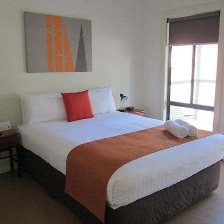 Breezes Apartments بروم الغرفة الصورة